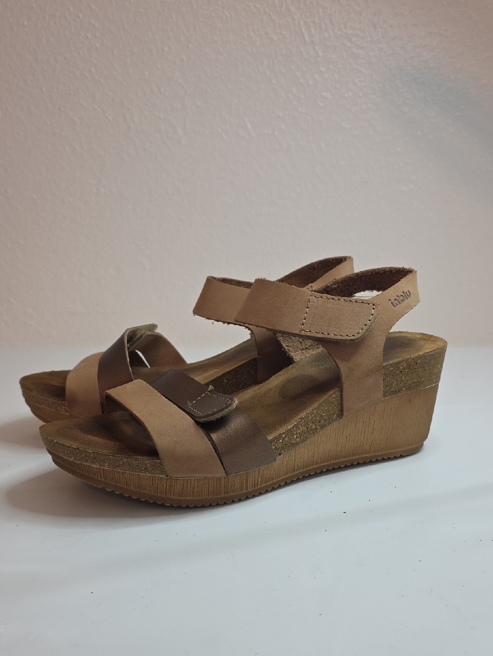 INBLU PLATFORM WEDGE SANDALS VERY CUTE GUC LADIES SIZE 40